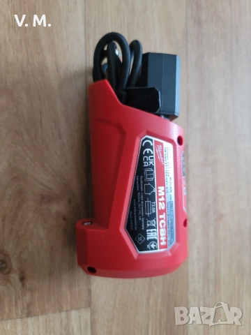 Milwaukee M12 TCBH зарядно устройство с USB което става на powerbank, снимка 6 - Други инструменти - 52124127