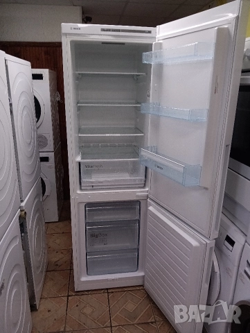 Като нов комбиниран хладилник с фризер Бош Bosch A+++ с две години гаранция!, снимка 4 - Хладилници - 52543947