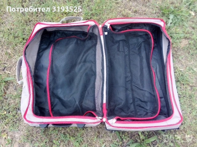 Пътнически сак с телескопична дръжка и колелца