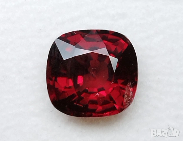 Рядък червен шпинел в голям размер - 3.35кт.! GIA сертификат! Нов! 