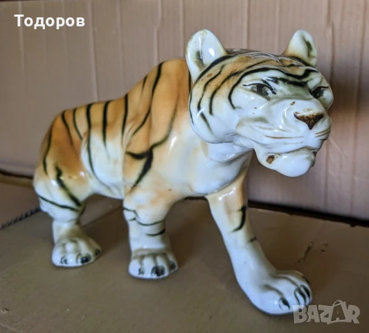 Голяма порцеланова фигура тигър Royal Dux, снимка 3 - Антикварни и старинни предмети - 50599694