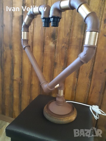 Настолна лампа в индустриален стил