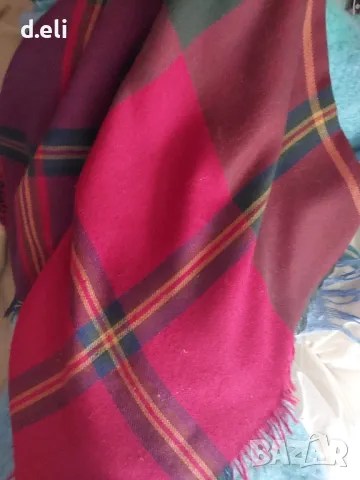 🇩🇪 Нов голям шал от 100% Нова вълна 110/110 см.