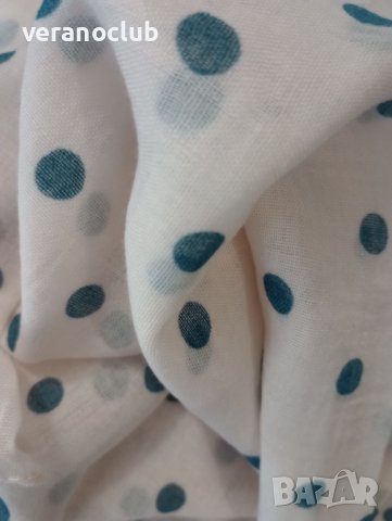 Нежни дамски шалове на малки точки