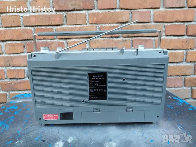 Продавам Касетофон ( SANYO M9924 LU ), снимка 3 - Радиокасетофони, транзистори - 56056796