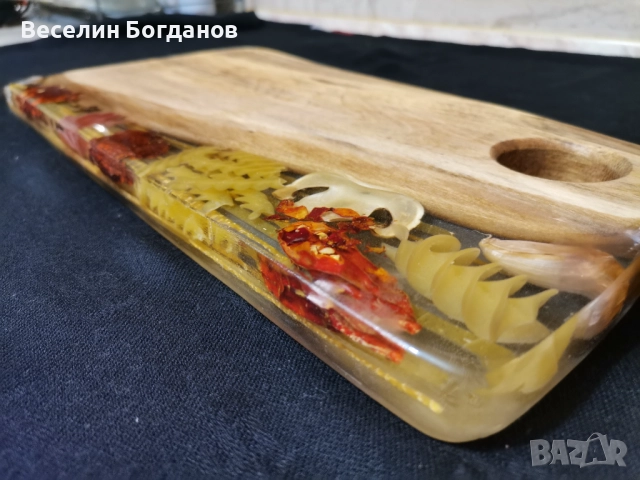 Палто подходящо за рязане и сервиране изработена от епоксидна смола и дърво , снимка 3 - Форми - 52682344