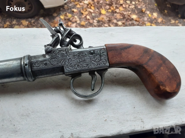 Страхотен тежък масивен кремъчен пищов - реплика, снимка 2 - Антикварни и старинни предмети - 53294360