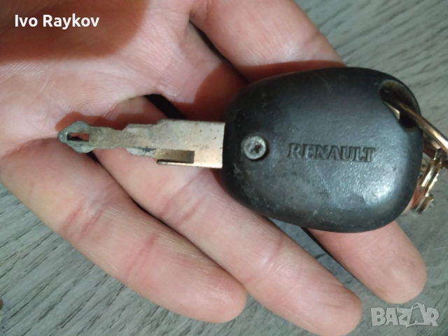 Kлюч за запалване за RENAULT SCENIC CLIO LAGUNA, снимка 2 - Части - 51634532