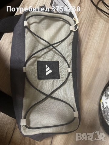 Adidas bumbag оригинални нови чанти, снимка 2 - Чанти - 52657448