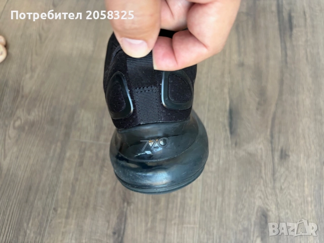 Оригинален Nike Air MAX 720 - 39, снимка 3 - Детски маратонки - 52253077