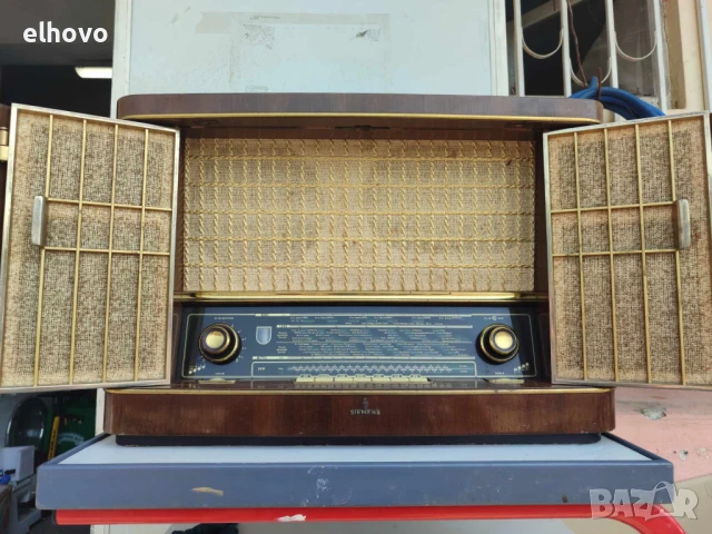 Старо лампово радио Siemens-Schatulle H42, снимка 2 - Антикварни и старинни предмети - 50721430