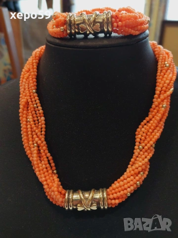 Прекрасно коралово колие и гривна със закопчаване от сребро и 84 златни топчета