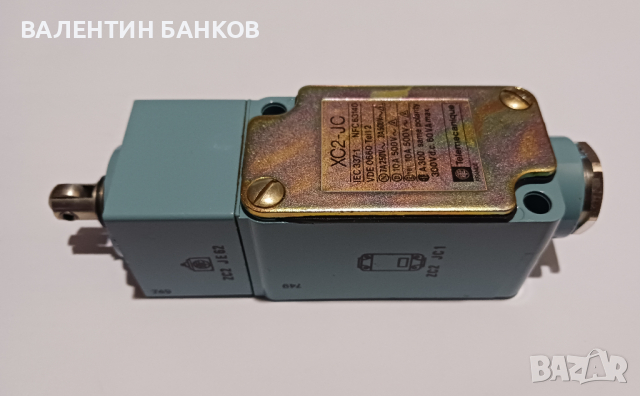 Краен изключвател Telemecanique XC2-JC IP65, снимка 2 - Други машини и части - 44749457