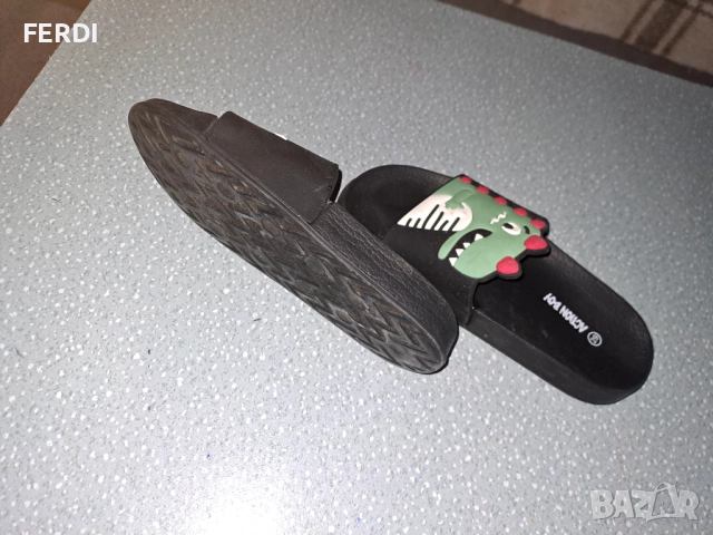 Детски чехли, снимка 2 - Детски сандали и чехли - 52904130