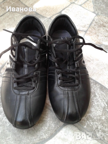 Черни маратонки Nike №37,5., снимка 2 - Детски маратонки - 53638038