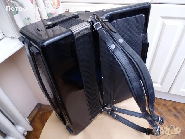 Акордеон Велтмайстер Каприче 120 баса, снимка 9 - Акордеони - 47508621