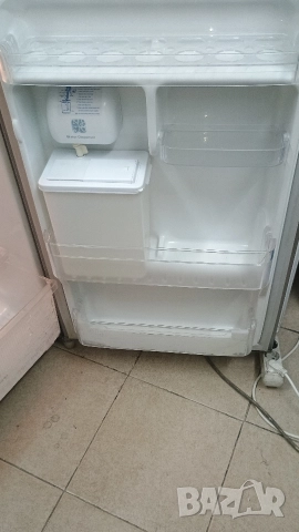 Хладилник Samsung с горен фризер, снимка 8 - Хладилници - 52864446