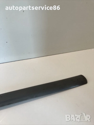 Предна лява лайстна / облицовка на врата сребърна за Mazda 626 Estate (2001), снимка 3 - Части - 53699973