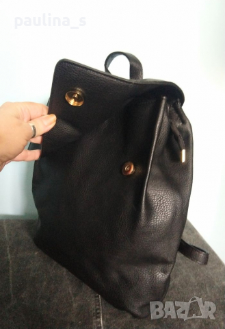 Дамска кожена раница / нова / със златисти орнаменти , снимка 2 - Раници - 36235116