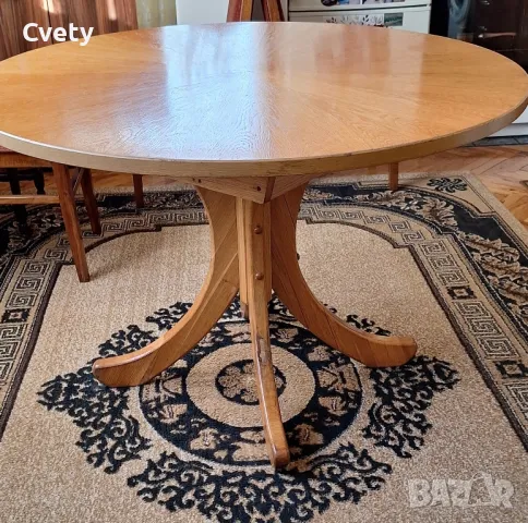 Продавам масивна кръгла трапезна маса , снимка 4 - Маси - 48731413
