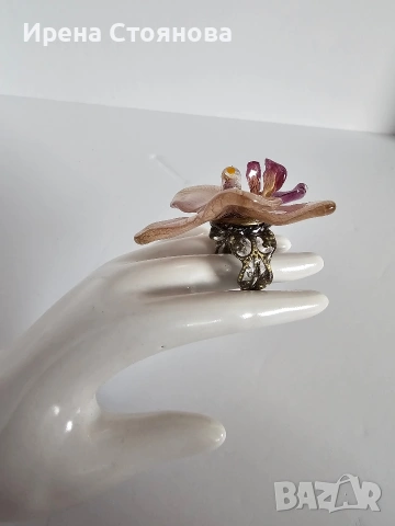 🌼"Орхидейна свежест" 🌼„Винтидж пръстен с истинска орхидея в епоксидна смола – уникално ръчно бижу“, снимка 4 - Пръстени - 53870085