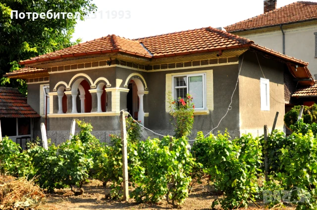 Продавам къща с двор в центъра на село Калипетрово, на 5 километра от гр. Силистра , снимка 1