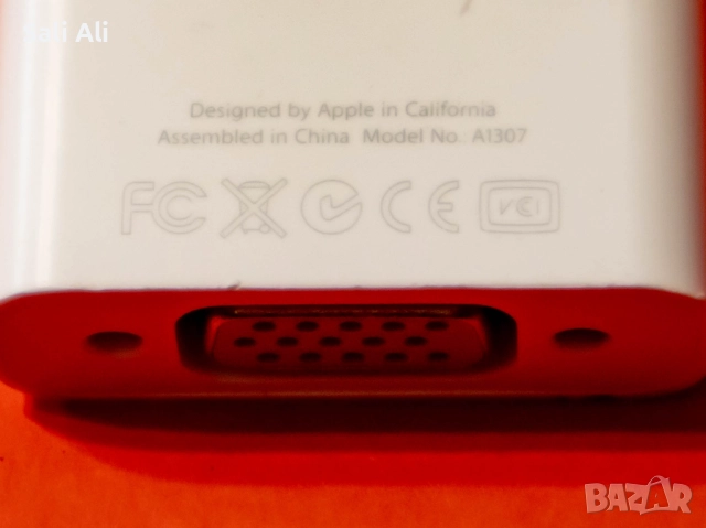 Mini DisplayPort (Thunderbolt) към VGA адаптер Apple A1307, снимка 4 - Кабели и адаптери - 51796225