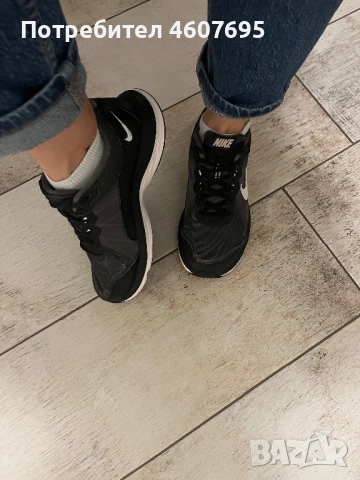 Дамски маратонки Nike, снимка 2 - Маратонки - 52045042