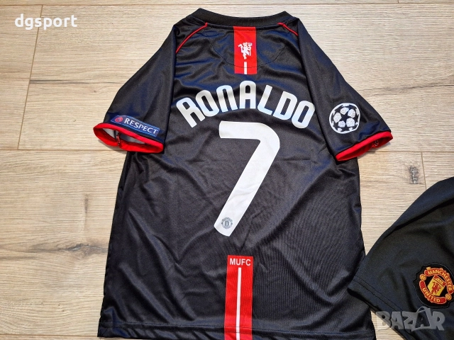 Детски екип на К.Роналдо Манчестър Юнайтед ретро модел!!!, снимка 3 - Футбол - 48064536