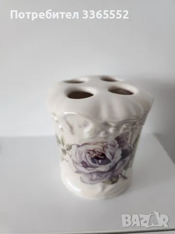 Поставка за четки за зъби , снимка 2 - Органайзери - 47555826