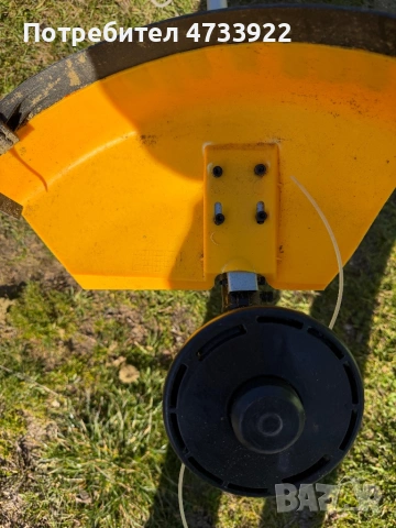 Голям тример за трева, снимка 7 - Моторни триони/резачки - 53756631