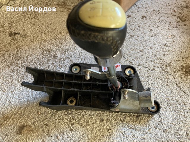 Скоростен лост за Мазда 3 1.6 109кс 5скорости, Mazda 3 BK, снимка 2 - Части - 41768606