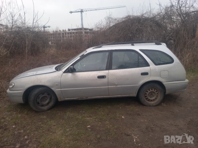 Toyota Corolla 1.6 I 16V, снимка 3 - Автомобили и джипове - 53740340