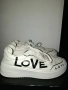Дамски бели маратонки на Love , снимка 1