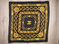 100 % оригинален черен дамски копринен шал на CHANEL / Шанел от Италия, снимка 2