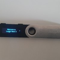 Ledger Nano S - Хардуерен портфейл за Bitcoin и Криптовалути, снимка 5 - USB Flash памети - 40870113