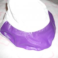 Нова Дамска Шапка Капела за Глава в бяло и лилаво, снимка 1 - Шапки - 39411272