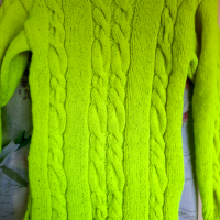 Неон жълт пуловер-ръчно плетиво-коледна оферта , снимка 2 - Блузи с дълъг ръкав и пуловери - 36351693
