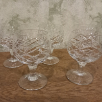 кристални чаши със столче , снимка 1 - Чаши - 44588466