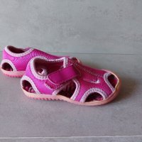 Детски сандали , снимка 2 - Детски сандали и чехли - 40998231