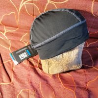 Продавам нова черна разтеглива тънка шапка - боне Under Armour. Материалът е тънък разтеглив еднолиц, снимка 8 - Шапки - 44306584