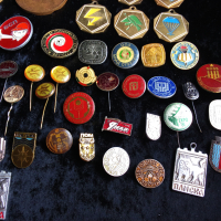 Стари значки и Емблеми, кокарди, вензели, нагръдни знаци и много други военни и полицейски отличител, снимка 7 - Колекции - 44688619