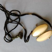 много рядко протмоне от естествена мида за носене на врат със сърма -1920г  , снимка 6 - Антикварни и старинни предмети - 41442910