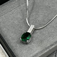 Сребърна висулка цирконий и зелен камък, снимка 1 - Колиета, медальони, синджири - 44209929