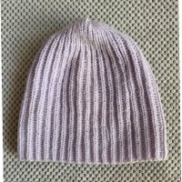 Лилава плетена шапка, снимка 1 - Шапки - 34345631