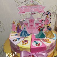 Картонена торта Принцеси , снимка 1 - Други - 35709544
