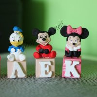 Кубчета с име на тема Мики Маус, снимка 3 - Мебели за детската стая - 41794425
