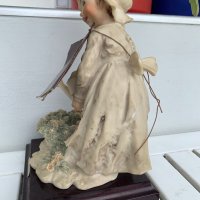 Capodimonte Фигура на момиче , снимка 5 - Антикварни и старинни предмети - 41420224