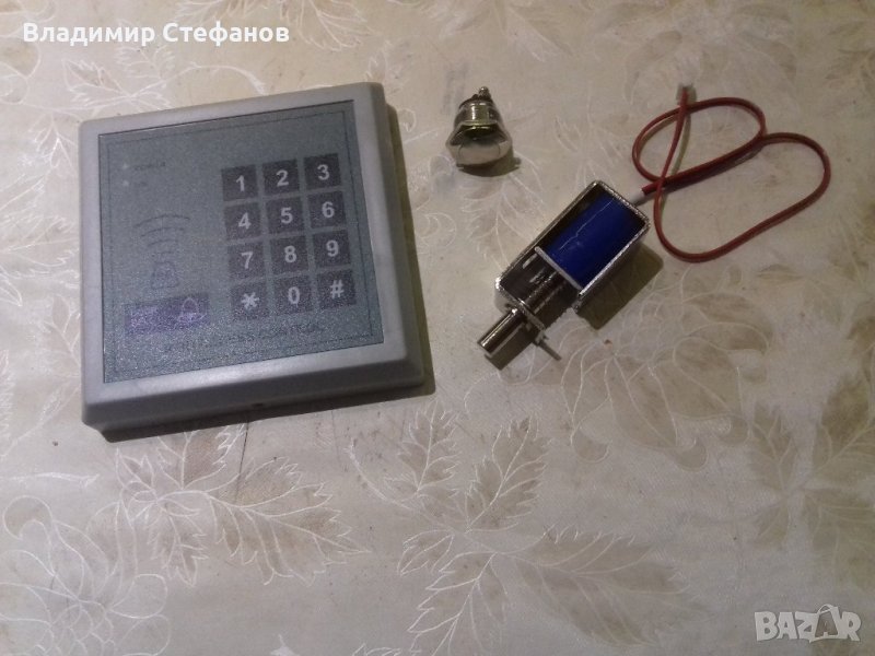 Електронно заключване с клавиатура RFID 125 kHz и бутон, снимка 1