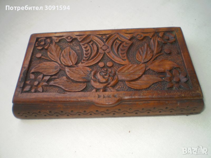 Дърворезба Стара кутия за дрънкулки ръчно направета , снимка 1
